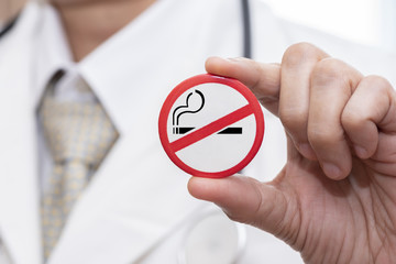 Badge showing stop smoking sign
