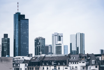 Frankfurt am Main skyline behind older residential buildings