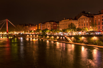 Fototapeta na wymiar Lyon by Night