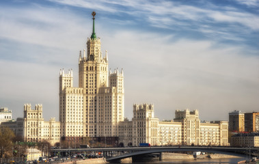 Fototapeta na wymiar Moscow cityscape with Stalin's high-rise building on kotelnicheskaya embankment
