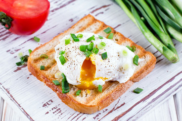 Poached egg on toast