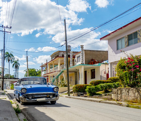 Cuba, Street with car