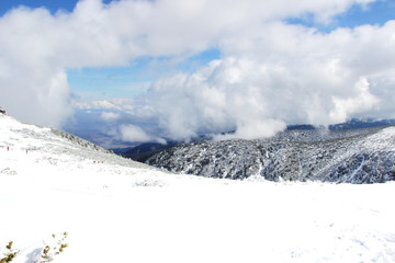 Fototapeta na wymiar snow-covered mountains in Bulgaria