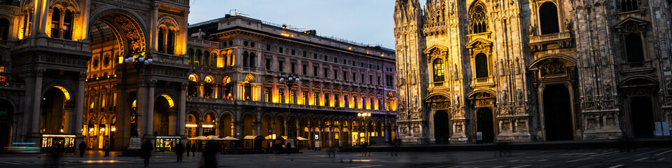 Obraz premium Cathedral of Milan, Italy at sunrise - famous landmark in the city
