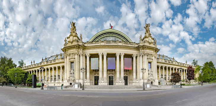 Fototapeta Panoramic view of Grand Palais (Great Palace) in Paris, France. Grand palais has more than 1.5 mln visitors per year, no people