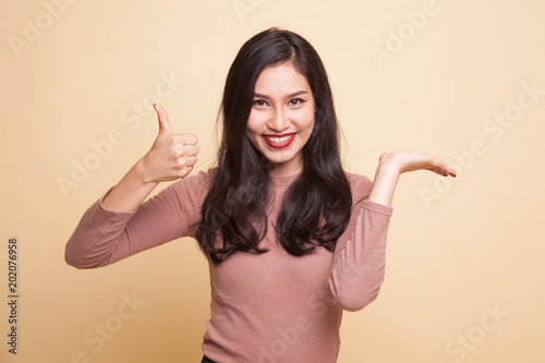 naked-young-asian-thumbs-free