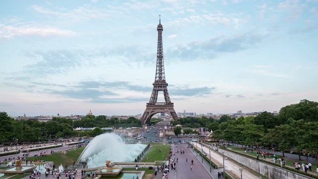 Timelapse of Trocadero Gardens and Eiffel Tower