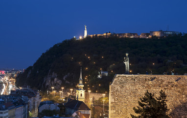 Obraz premium View of Budapest and the Danube river from Gellert hill