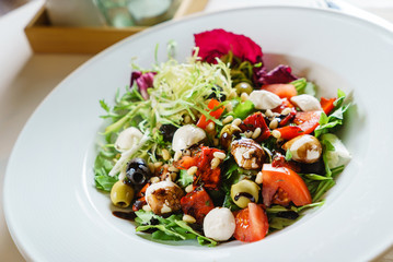 salad with mozzarella