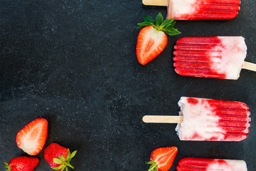 Strawberry Popsicle with Strawberry Juice