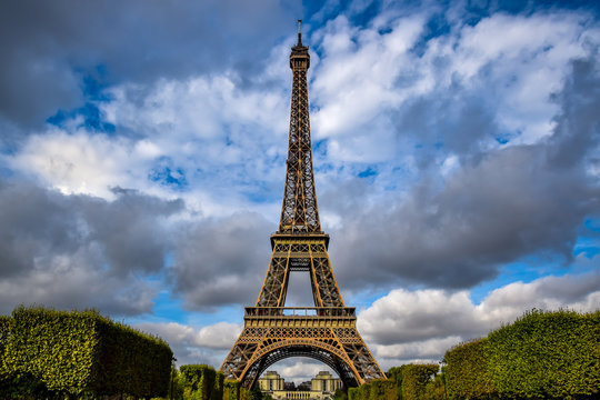 Eiffel Tower cloudy day october 2017