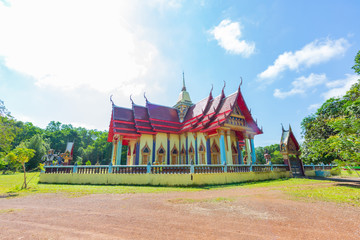 Wat saphan Leuxk, the landmark of Buddhism, places of beauty. The temple has murals that are Buddhist stories of the Buddha. The temple is the largest reclining Buddha in Thailand at Chanthaburi