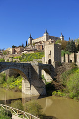 Fototapeta na wymiar Toledo, Alcántara Brücke (Puente de Alcántara), Spanien