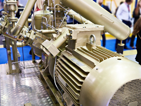 Engine of piston compressor