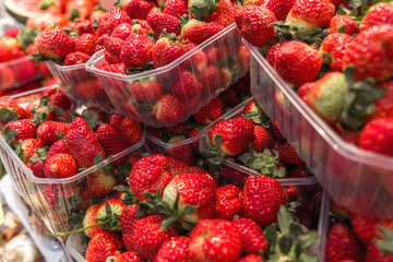 Erdbeeren in der Schale