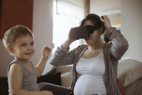 Pregnant Woman Using VR