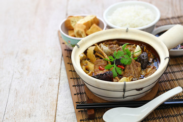 malaysia bak kut teh, traditional chinese herbal pork ribs soup