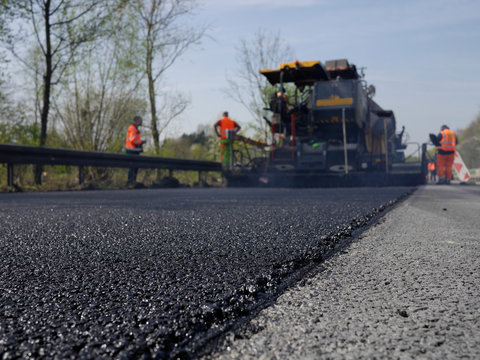Asphalt Einbau Autobahnbaustelle