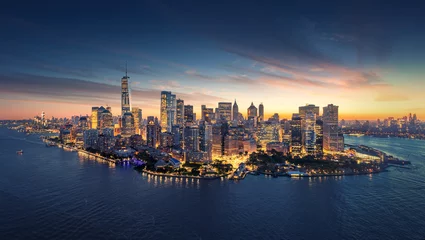 Foto op Plexiglas New York City panorama skyline bij zonsopgang. Manhattan kantoorgebouwen/skysrcapers in de ochtend. Panorama van de Stad van New York. © dell