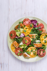 Vegetable salad with grilled chicken