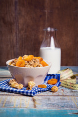 Crunchy with dried apricots