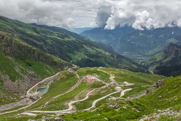 Fototapeta na wymiar View from Rohtang pass at beautiful green Kullu valley in Himachal Pradesh state, India
