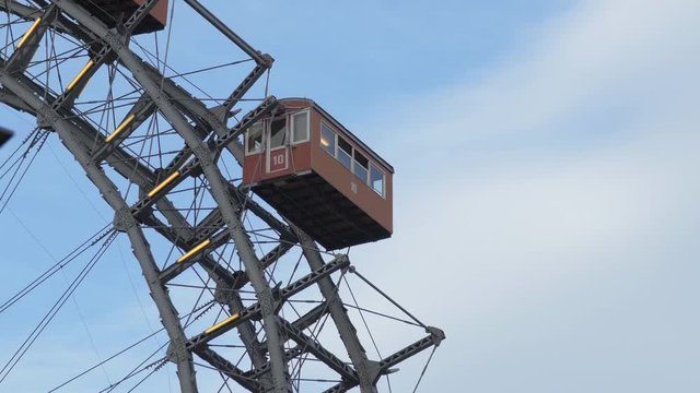 Ferris wheel cabin