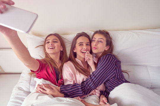 Pajama Party Best Friend Girls Selfie At Bed