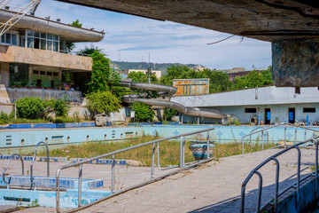 Fototapeta na wymiar Abandoned swimming pool, Tbilisi