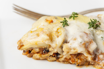 griechisches Moussaka-Gericht mit Käse