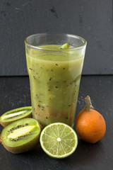 Kiwi-Limetten-Smoothie