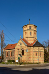 Fototapeta na wymiar Friedenskirche (ehemalige Dorfkirche) in Berlin-Niederschönhausen. Der Kernbau aus dem 13. Jahrhundert wurde mehrfach umgebaut und erweitert