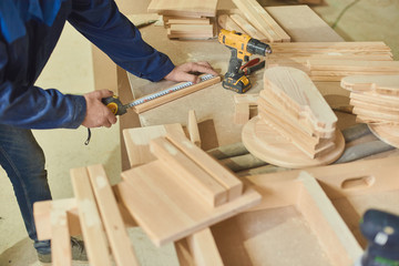 wood carpenter workman