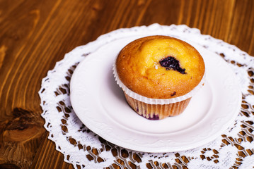 capcake on saucer and napkin