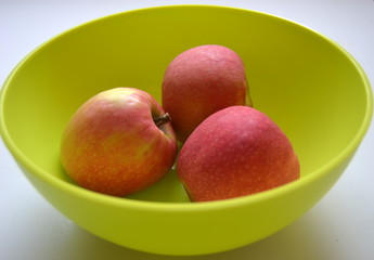Fototapeta na wymiar pink and green apples