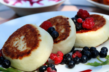  Breakfast on the nature! Cheesecakes with berries