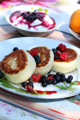  Breakfast on the nature! Cheesecakes with berries