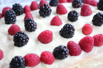 A cake with berries