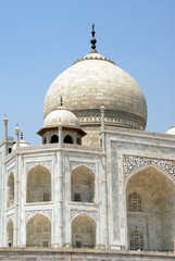 Fototapeta na wymiar Le Taj Mahal, mausolée situé à Agra, Rajasthan, Inde