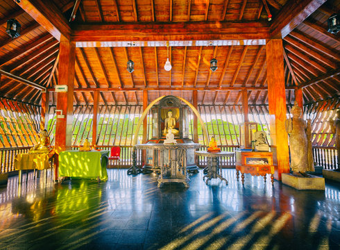 Inside of Seema Malaka temple