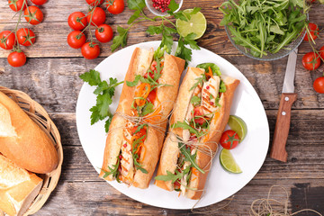 sandwich with chicken and vegetables