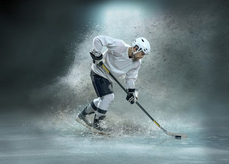 Obraz premium Caucassian ice hockey Players in dynamic action 