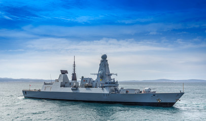 SPLIT, CROATIA - APRIL 10, 2018: HMS Duncan (D37) - obrazy, fototapety, plakaty