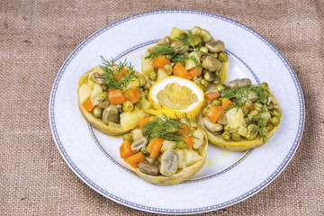 Turkish foods; artichoke with olive oil (Zeytinyagli enginar)