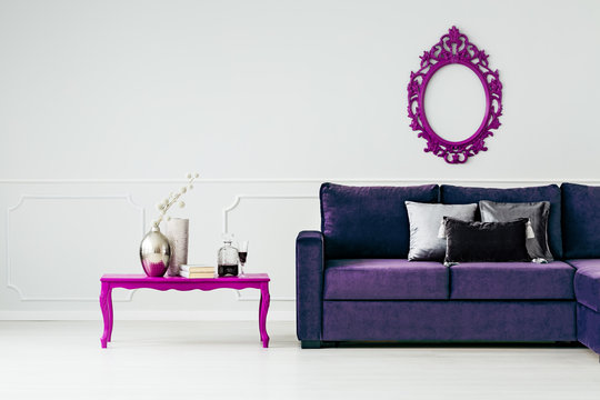 Mockup in purple living room
