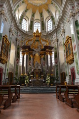 Fototapeta na wymiar Hochaltar der Jesuitenkirche in Mannheim