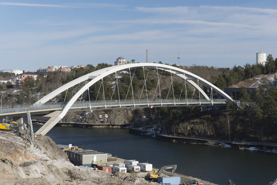 Svindersviksbron mellan Kvarnholmen och Nacka fotat fr&aring;n Kvarnholmen