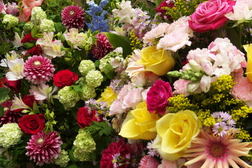 カラフルで美しいフラワーアレンジメント - Colorful and beautiful flower arrangement