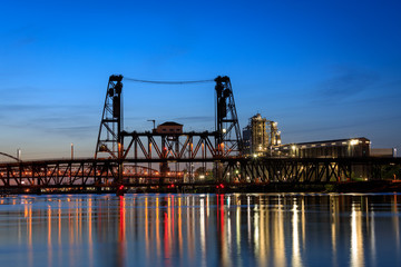 Portland, Oregon view of the Steel Bridge on the Willamette River