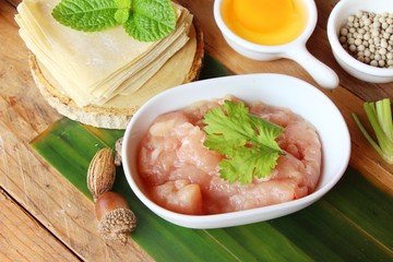 Wrap pork dumplings is delicious for cooking